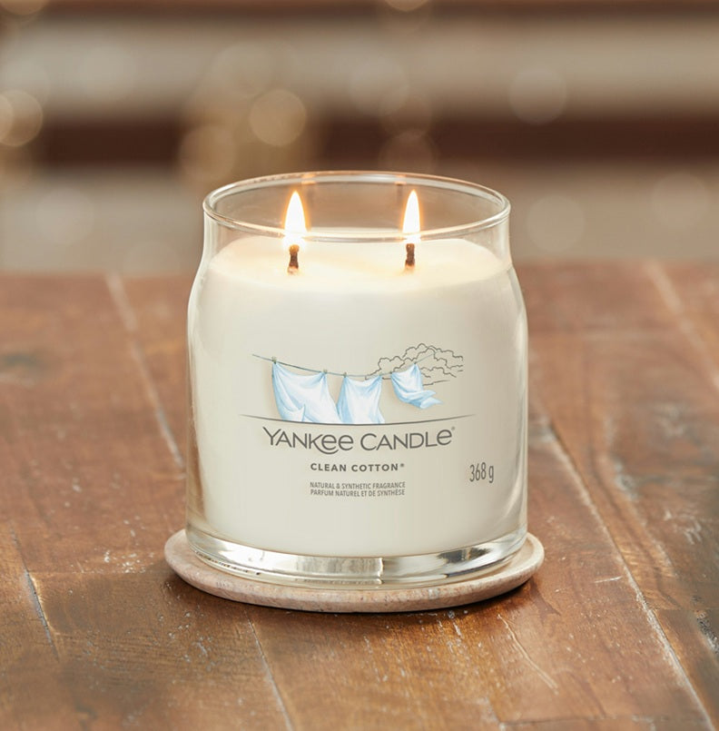 Yankee Candle Clean Cotton 368g - Medium 2-wick Signature