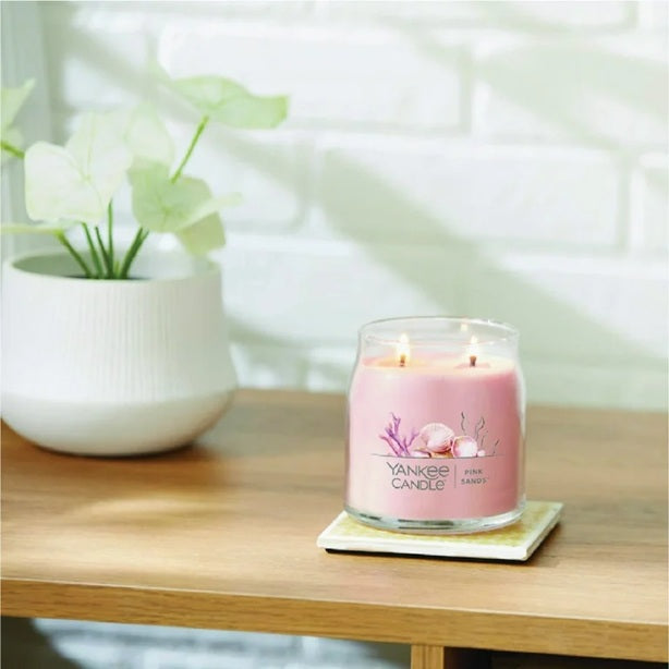Yankee Candle Pink Sands 368g - Medium 2-Wick Signature